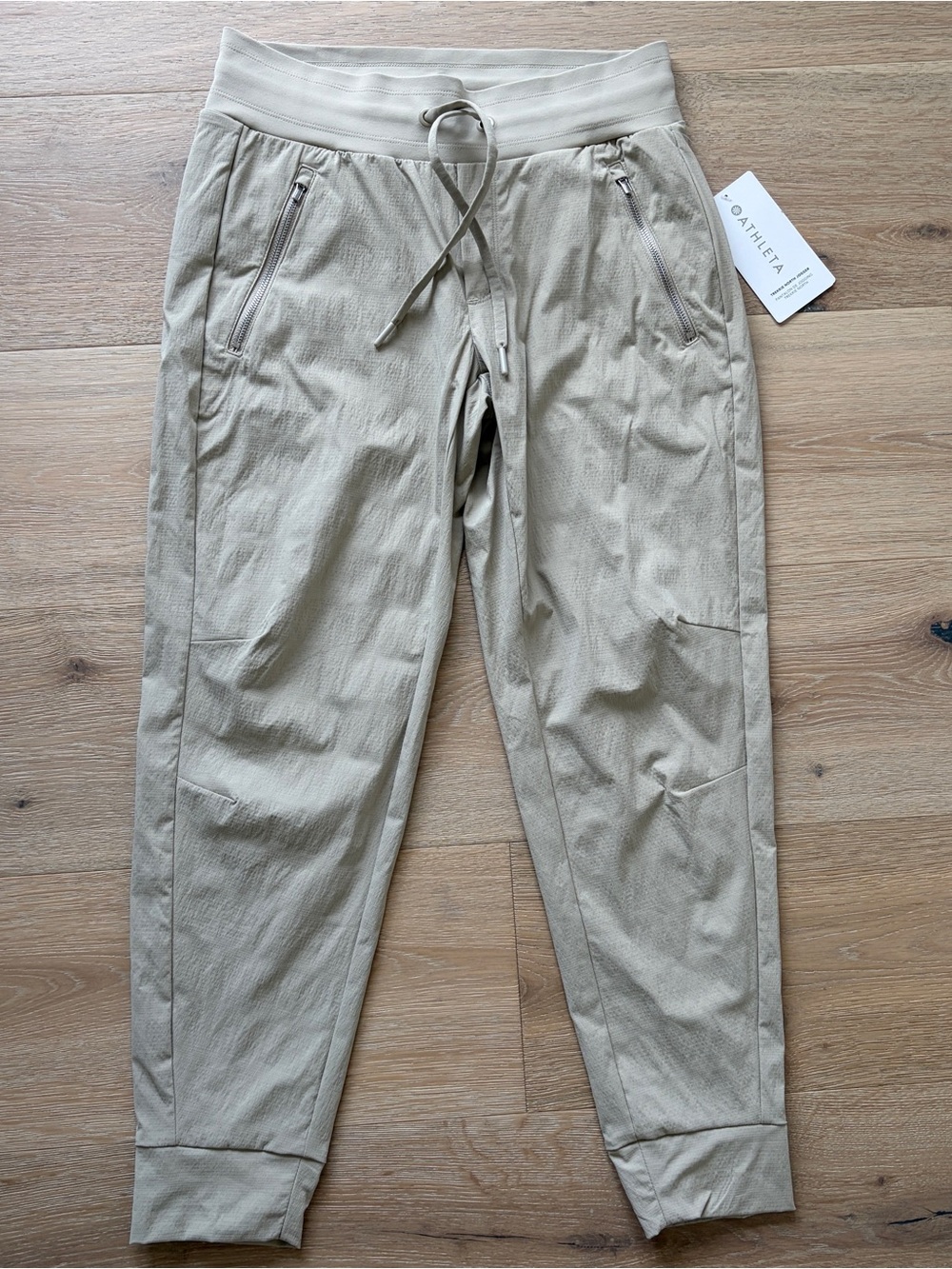 NWT Athleta Trekkie North Jogger Pants Size 4 Beige Hiking Travel UPF $89*D20 - Picture 1 of 4